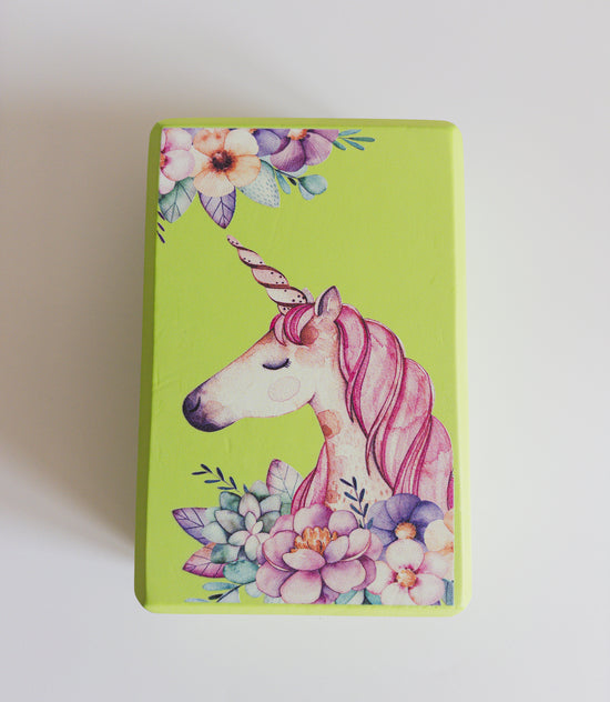 Charger l&amp;#39;image dans la galerie, Children’s yoga block green unicorn
