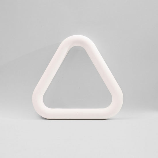 Peak strength weighted triangle 4.5kg white