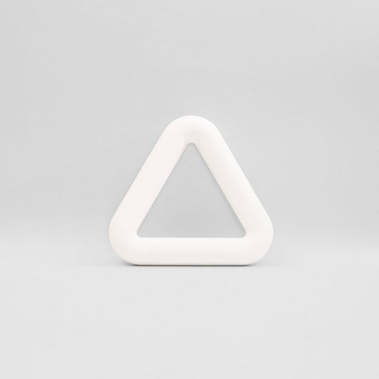Peak strength weighted triangle 3.1kg white