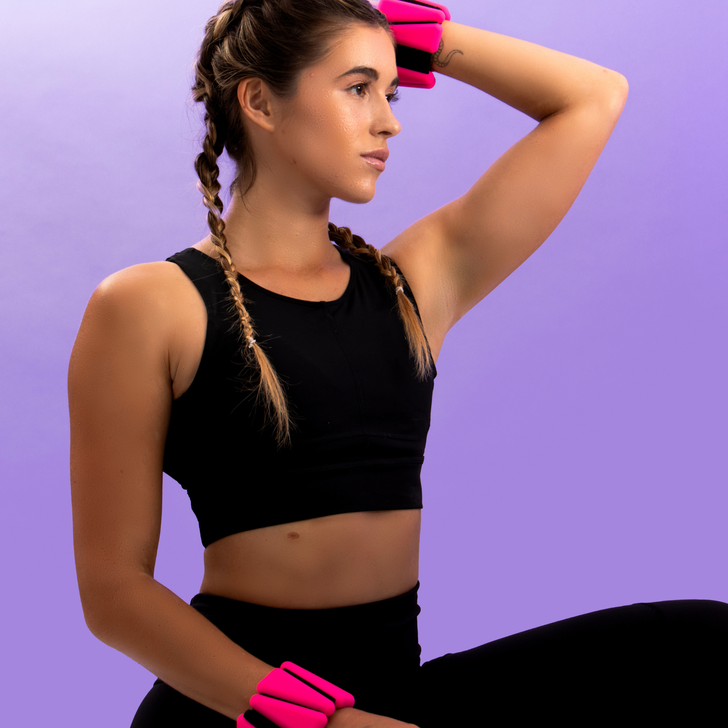 Neon_pink_4lb_ankle_wrist_weights lifestyle image on fitness model