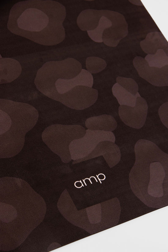 Tapis de yoga Amp en daim vegan léopard noir