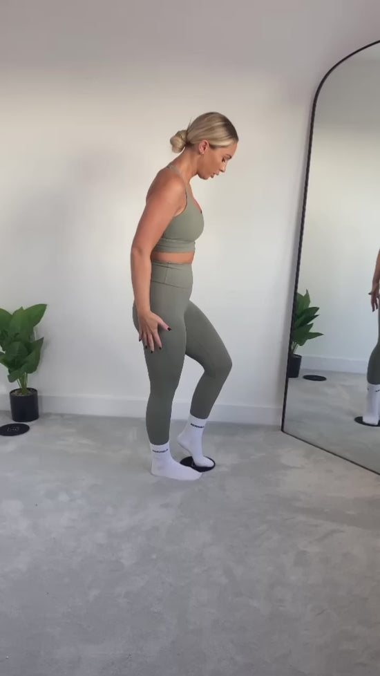 Laden und Abspielen von Videos im Galerie-Viewer, Core sliders sliding disc ab exercises pilates reformer home workout
